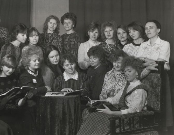 Коллектив детской областной библиотеки в 1989 году. Фото из личного архива библиотекаря Татьяны Виноградовой